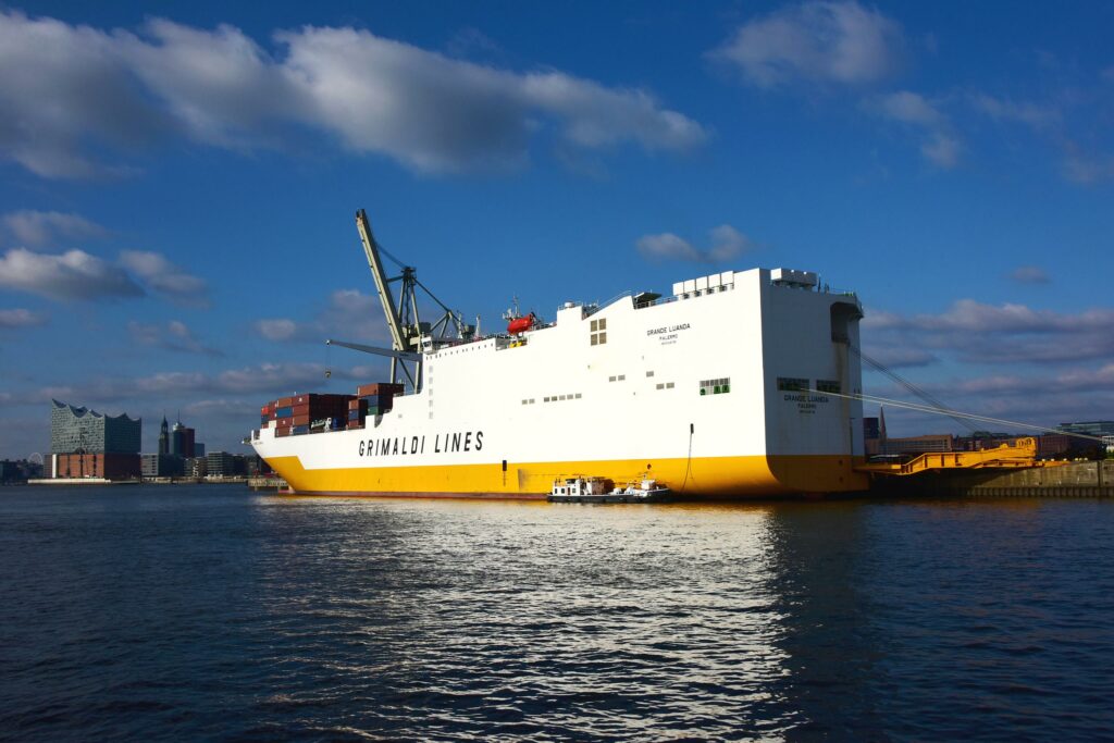 WCL Shipping Agency - International Freight Forwarding Grimaldi Line Grande Luanda 11-3-2016 Hambur